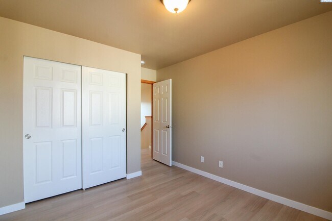 Foto del edificio - 4 Bed/2.5 Bath House in Richland