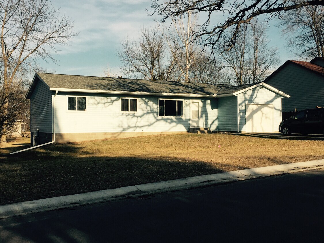 230 Bluff Street, Clearwater, MN 55320 House Rental in Clearwater, MN