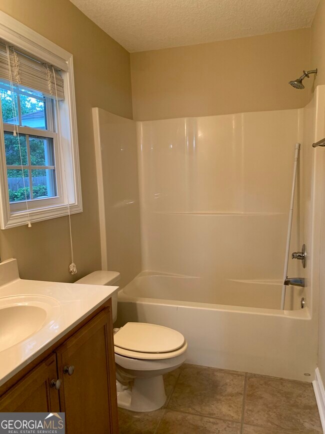 Foto del edificio - 207 Ridgemont Ct