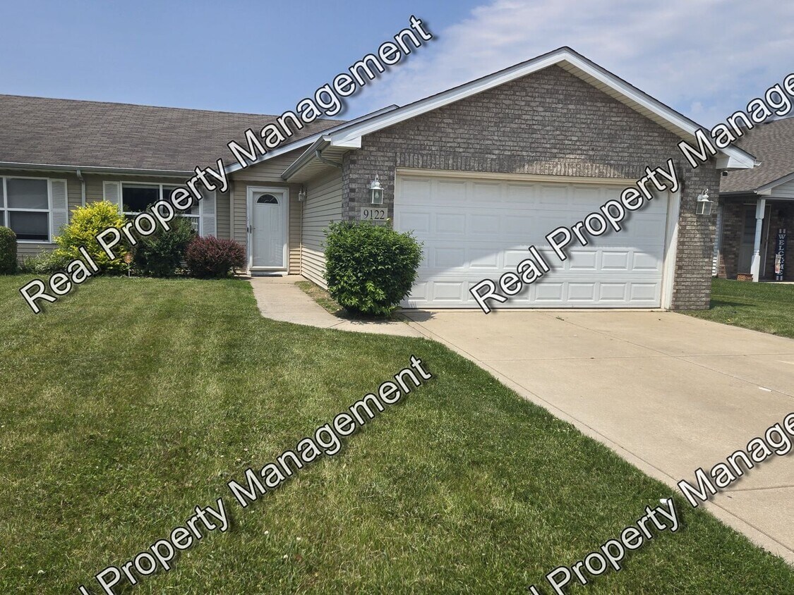 Foto principal - Updated Three Bedroom Duplex
