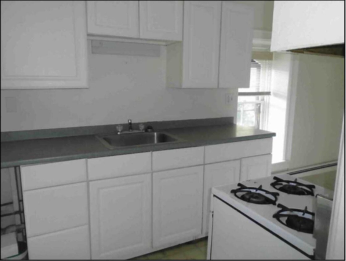 724 3rd Ave, Watervliet, NY 12189 Condo for Rent in Watervliet, NY