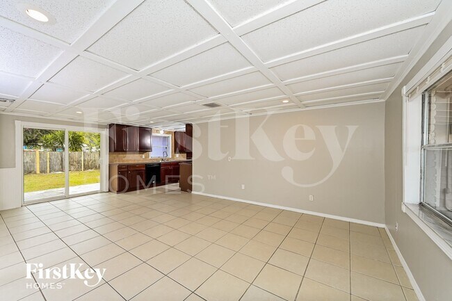 Building Photo - 904 Alaska Dr