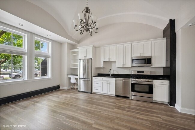 Foto del edificio - 3400 N Lake Shore Dr