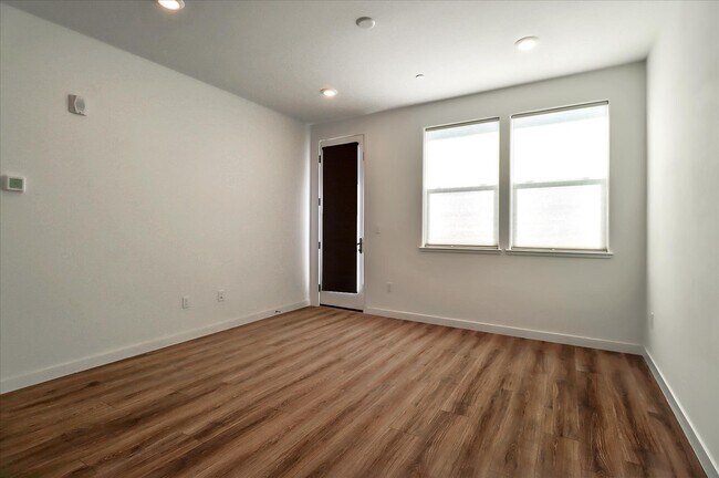Building Photo - 1855 Dobbin Dr