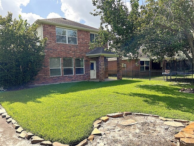 Building Photo - 10634 Lyndon Meadows Dr