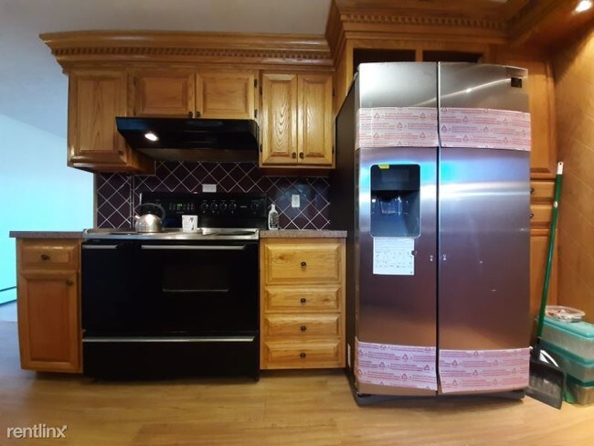 Building Photo - 3 br, 1 bath House - 636 New Harwinton Road