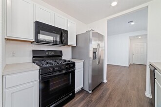 Building Photo - 27022 Vis Fld Dr