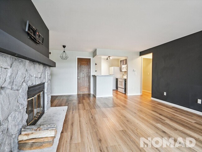 Foto del edificio - 2 Bedroom Condo in Arvada