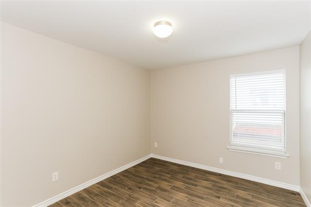 Foto del edificio - 6160 Balcony Ln