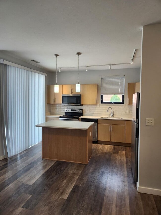 Interior Photo - River Rock Apartments