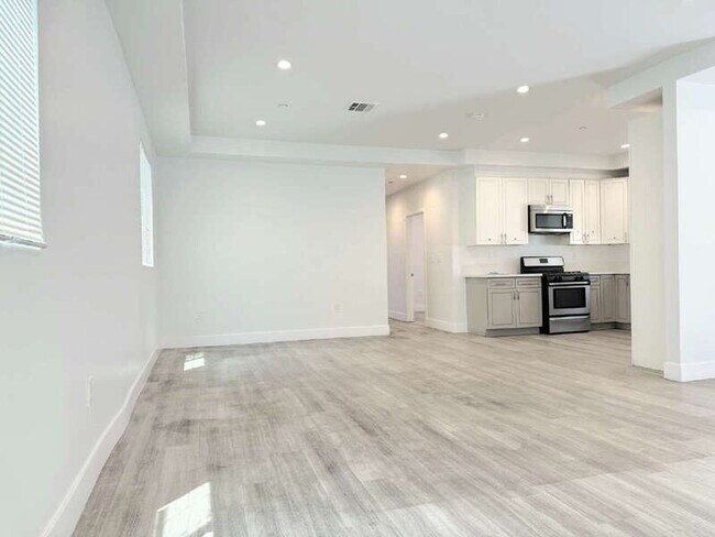 Foto del edificio - 829 E 74th St