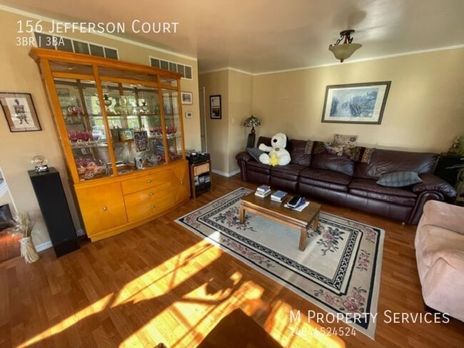 Building Photo - Spacious 3-Bedroom Furnished Townhouse For...