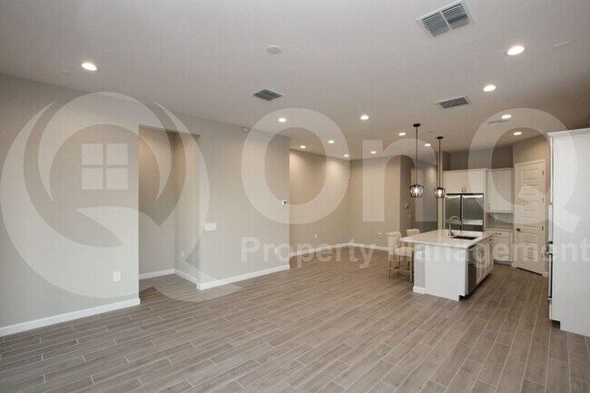 Foto del edificio - 21718 N 58th St