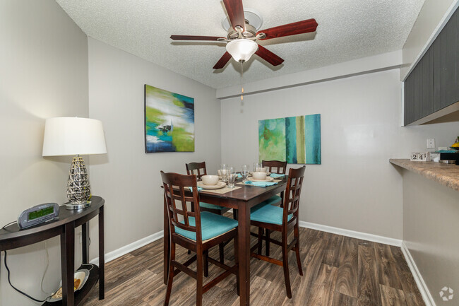 2BR, 1BA - 908SF - Dining Room - The Club at Cherry Hills Apartments