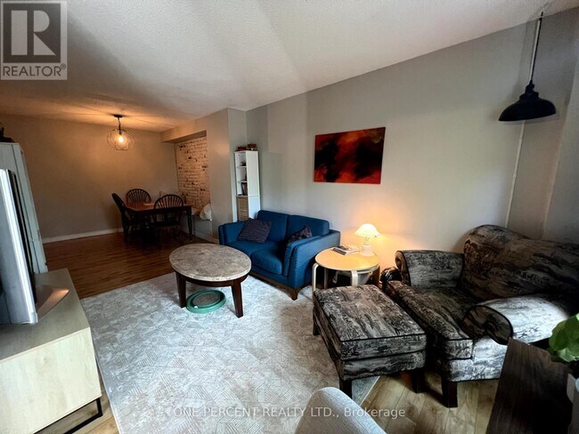 Building Photo - 1330-1330 Trowbridge Dr