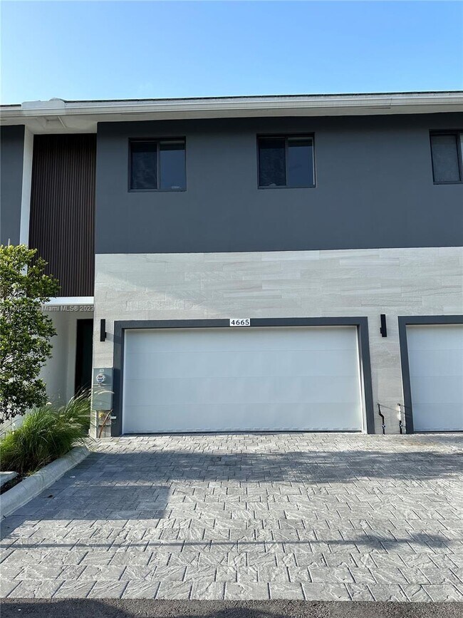 Foto del edificio - 4655 SW 32nd Ave