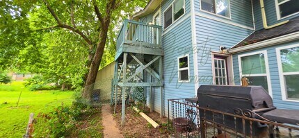 Building Photo - 630 N Pleasant St