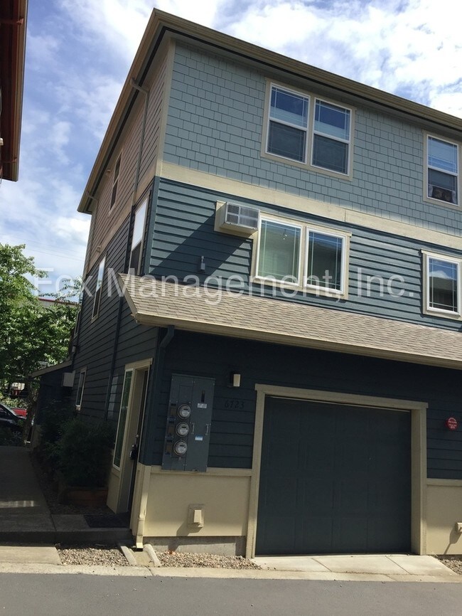 Foto del edificio - 6723 N Salem Ave