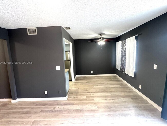 Foto del edificio - 5908 NW 21st St
