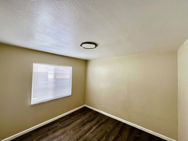 Foto del edificio - 2825 67th Ave