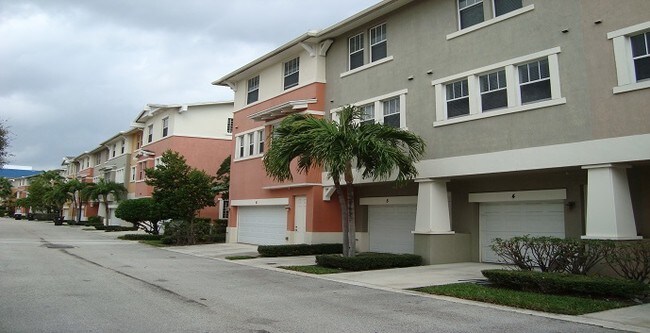 Building Photo - 779 Marina Del Ray Ln