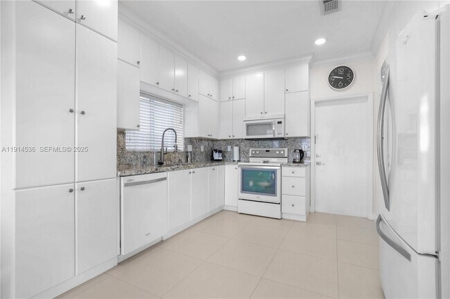 Foto del edificio - 13430 SW 136th Terrace