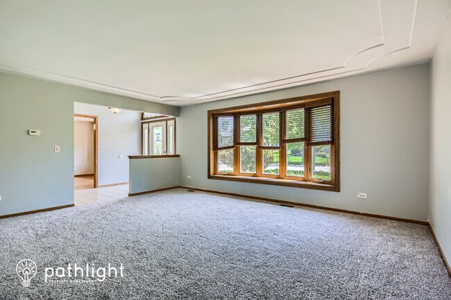 Building Photo - 10618 St John Dr