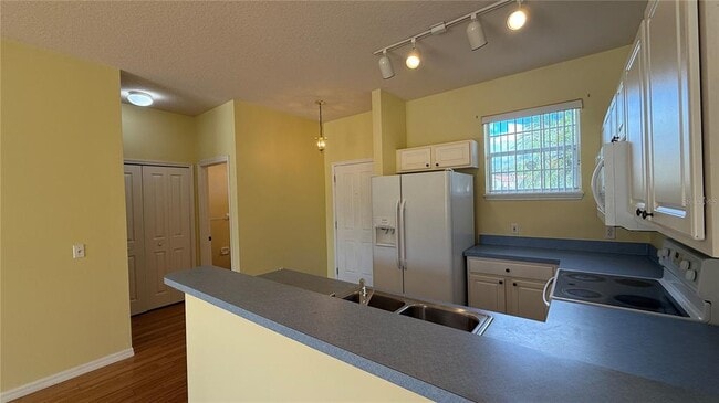 Building Photo - 112 Monroe Cir