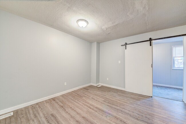 Foto del edificio - 438 Kathleen St