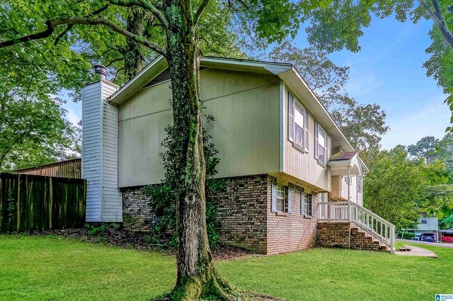 Building Photo - 636 Cresap Cir NE