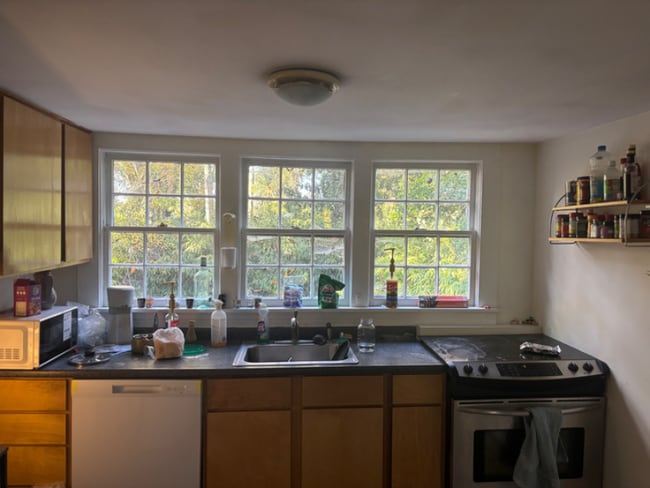 Building Photo - 208 Carr St