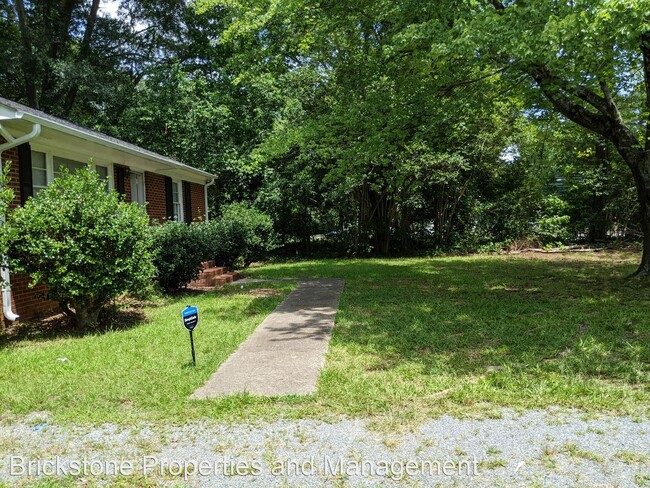 Building Photo - 3 br, 1 bath House - 9400 East WT Harris Blvd