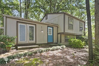 Building Photo - 3234 Newcastle Way SW