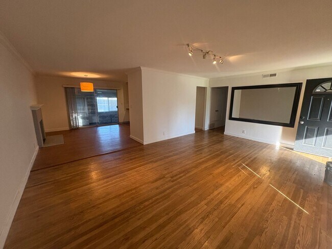 Foto del edificio - 8937 Talisman Dr