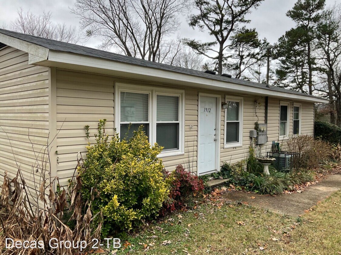 1912 Lyle Dr, Birmingham, AL 35235 House Rental in Birmingham, AL
