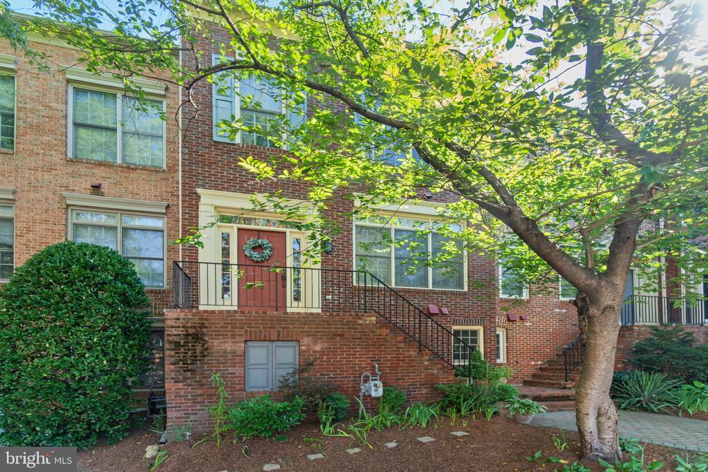Foto principal - 727 N Vermont St