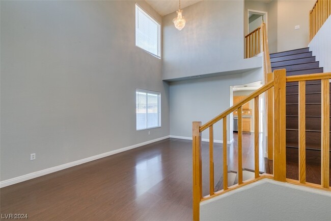 Building Photo - 5558 Aleman Dr