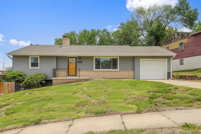 Building Photo - 1218 Sunset Dr
