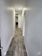 Building Photo - 5150 Av Papineau