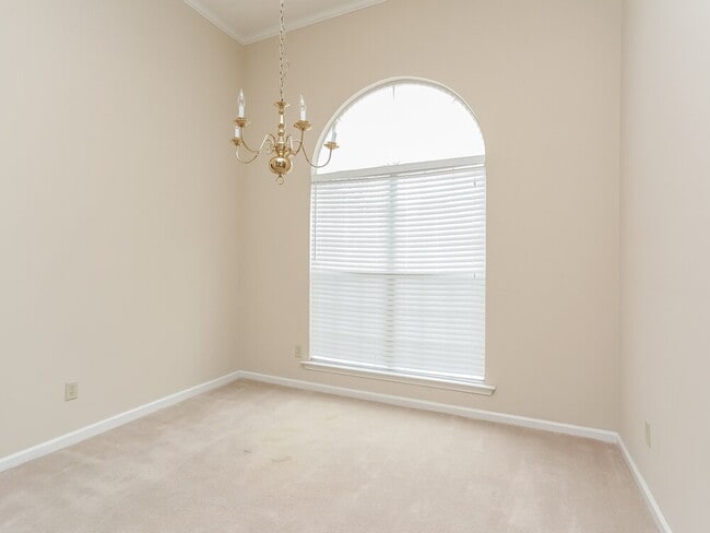 Foto del edificio - 5408 Hidden Meadows Dr