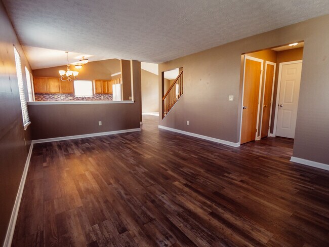 Building Photo - 310 Imperial Dr