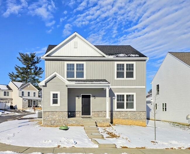 Building Photo - 394 Hensley St