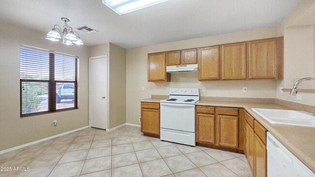 Building Photo - 1017 E Pinto Ct
