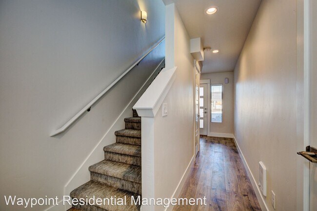 Building Photo - 3 br, 2.5 bath House - 7791 W Crestwood Dr