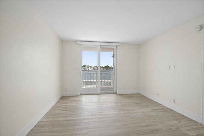 Foto del edificio - 511 Bayshore Dr