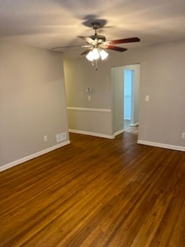 Building Photo - BELOW MARKET RENT!