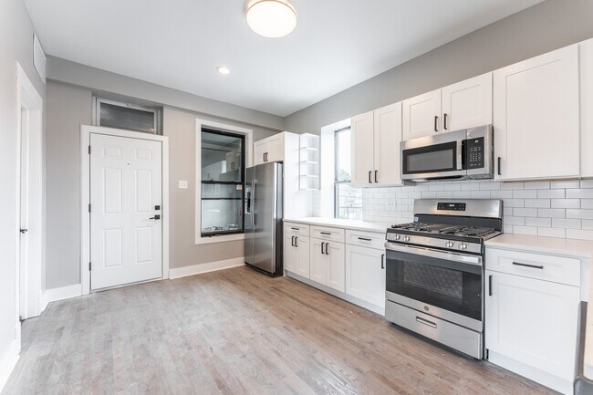 Foto del edificio - 3237 W Armitage Ave