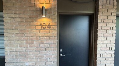 Building Photo - 4107 Avondale Ave