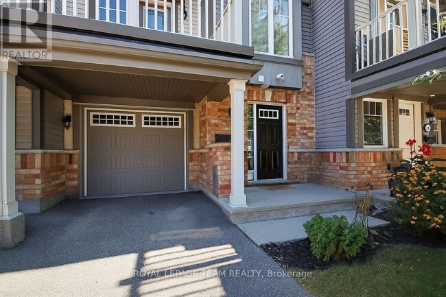 Building Photo - 137 GRENADINE St