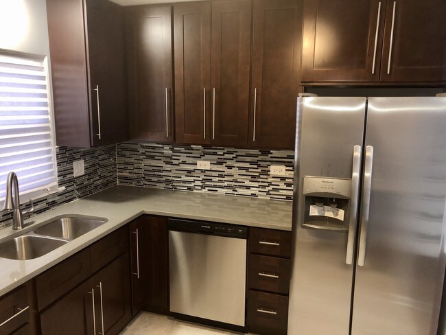 Foto del edificio - 1248 W 96th St